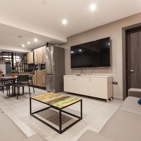 Charming,Comfortable And Centrally Located Group Accomodation Gzira Exterior foto